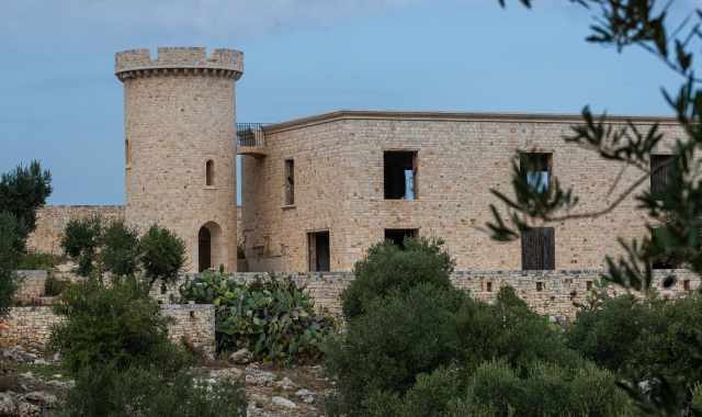 La "fortezza de Bellis": nelle campagne pugliesi c' una copia del castello di Conversano